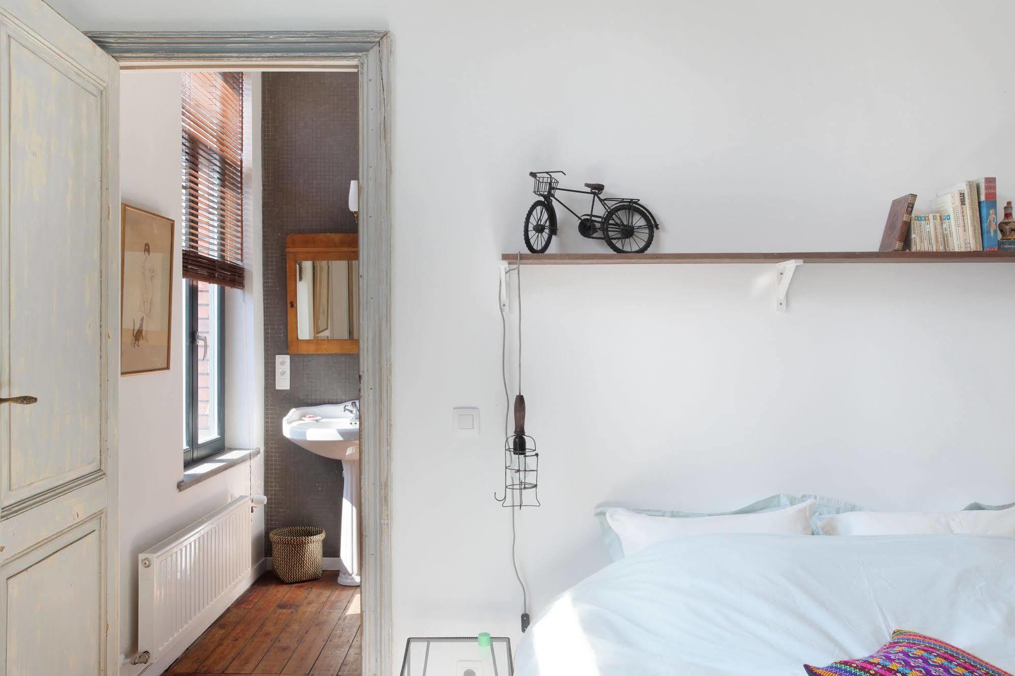 B&B Serpentin Ixelles ภายนอก รูปภาพ
