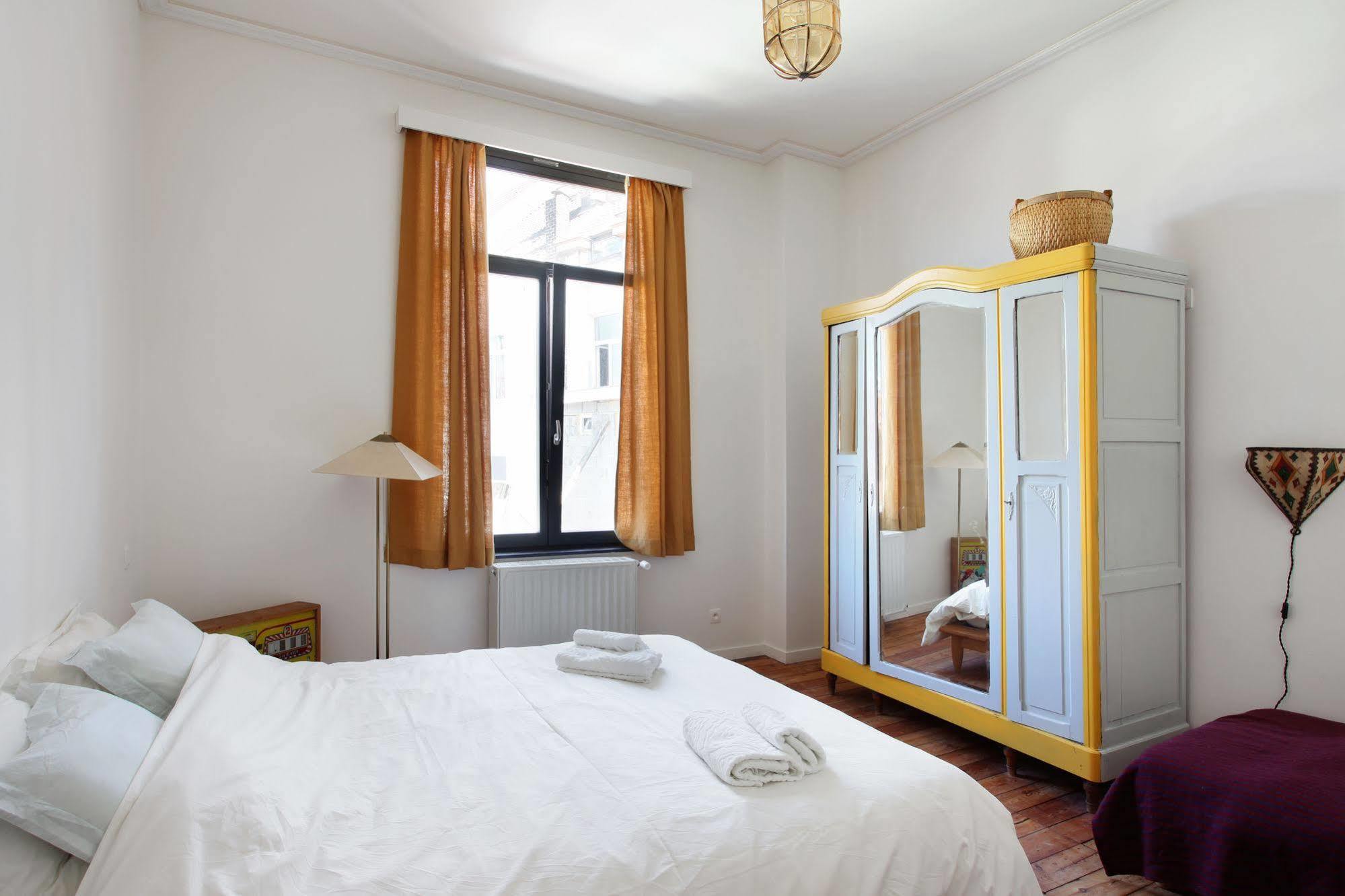 B&B Serpentin Ixelles ภายนอก รูปภาพ